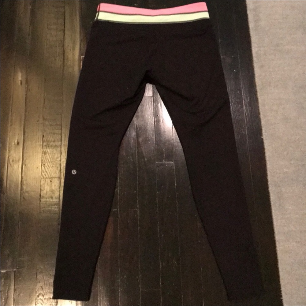 Lululemon wunder reversible leggings!